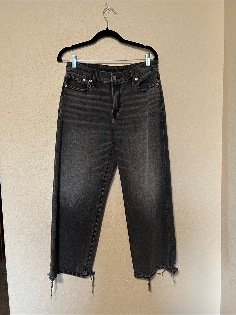 American Eagle Curvy Stovepipe Black Denim Stretch Size 6 Short Frayed Hem Y2K